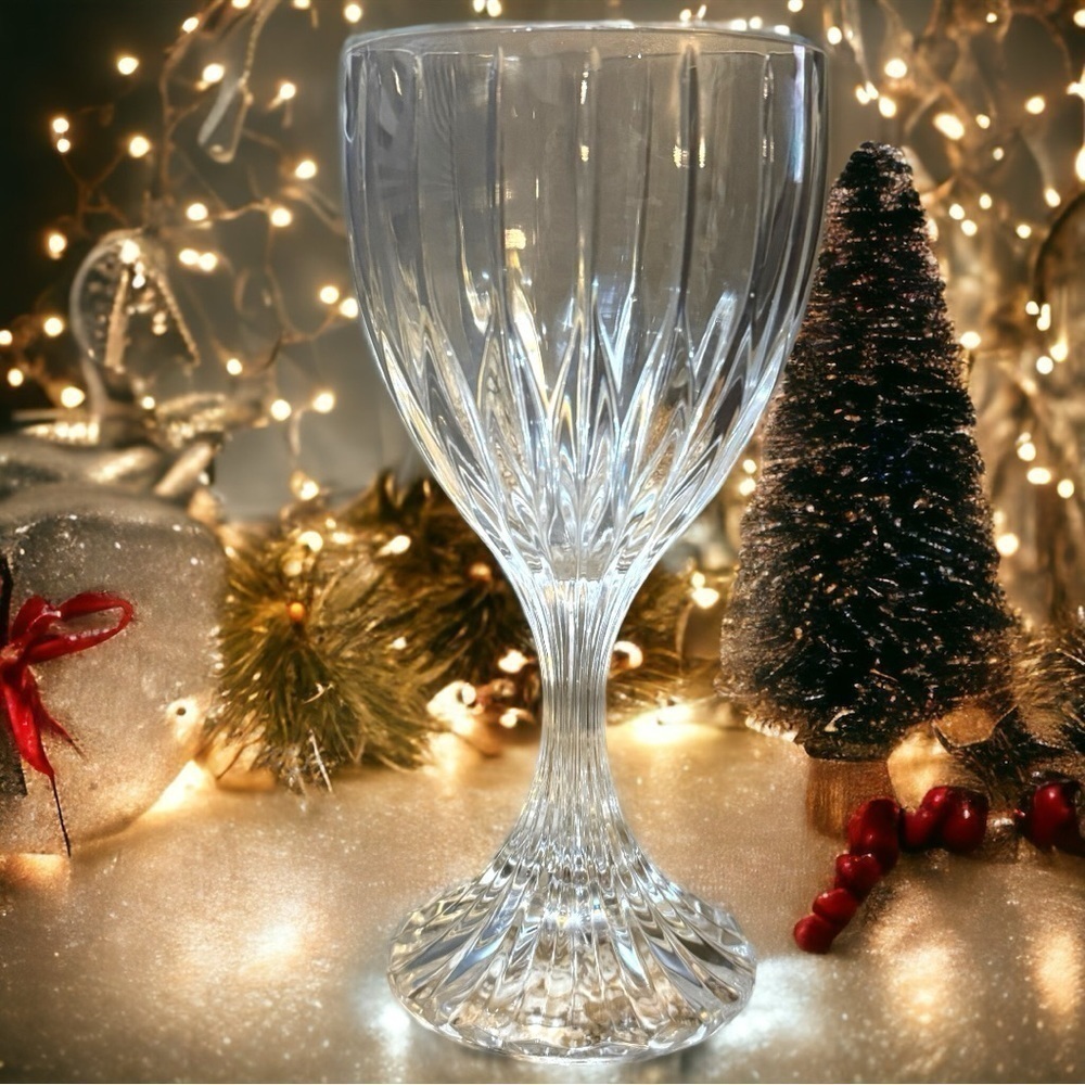 Vintage New crystal Park lane wine glass Mikasa retired pattern